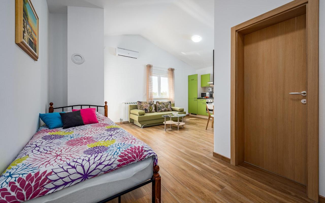 Apartments Nelle Pula Luaran gambar