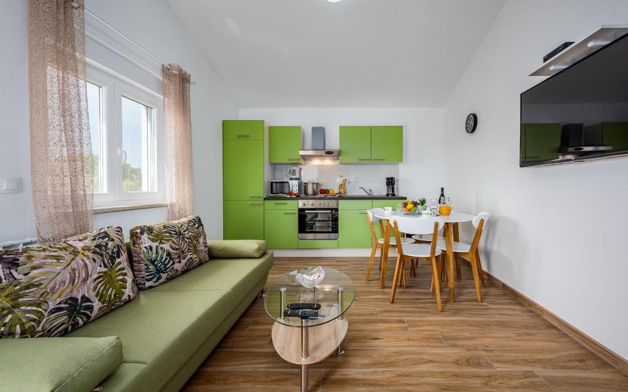 Apartments Nelle Pula Luaran gambar