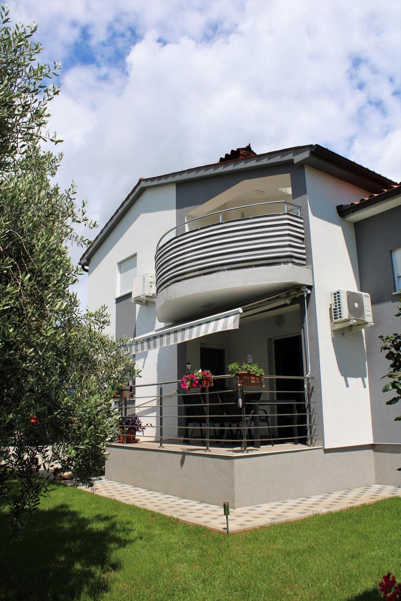 Apartments Nelle Pula Luaran gambar